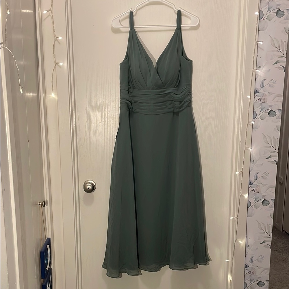 Elegant Eucalyptus Green Sleeveless Dress
